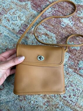 COACH Tan leather Tango crossbody bag. Like New! Hangtag is missing.